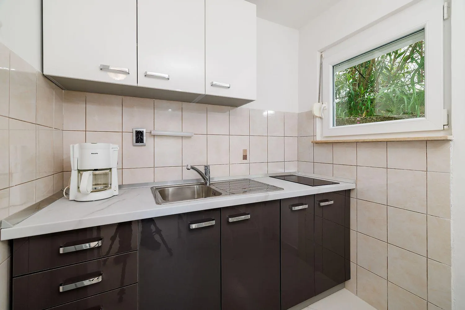 Renoviertes Apartment Nur 100 Meter Zum Strand Mit Meerblick, Grill, Terrasse Jadranovo