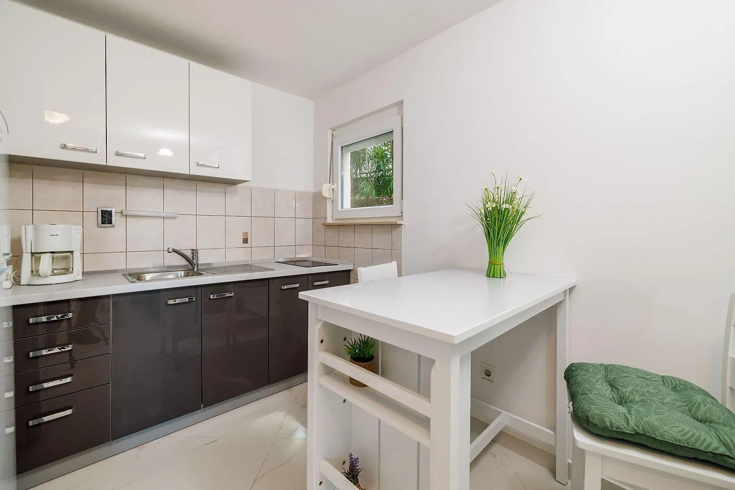 Renoviertes Apartment Nur 100 Meter Zum Strand Mit Meerblick, Grill, Terrasse Jadranovo 0*,